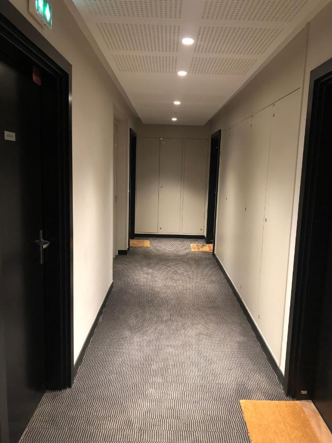 Grande Chambre 14 M2 Avec Salle De Bain Privative A Nanterre Prefecture Proche La Defense Arena Campus Sncf Et Paris Exterior foto